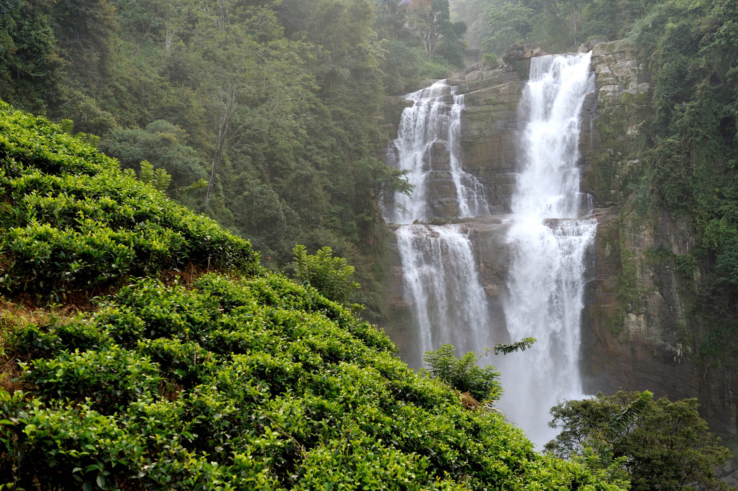 beautiful-ramboda-waterfall-sri-lanka-island-2